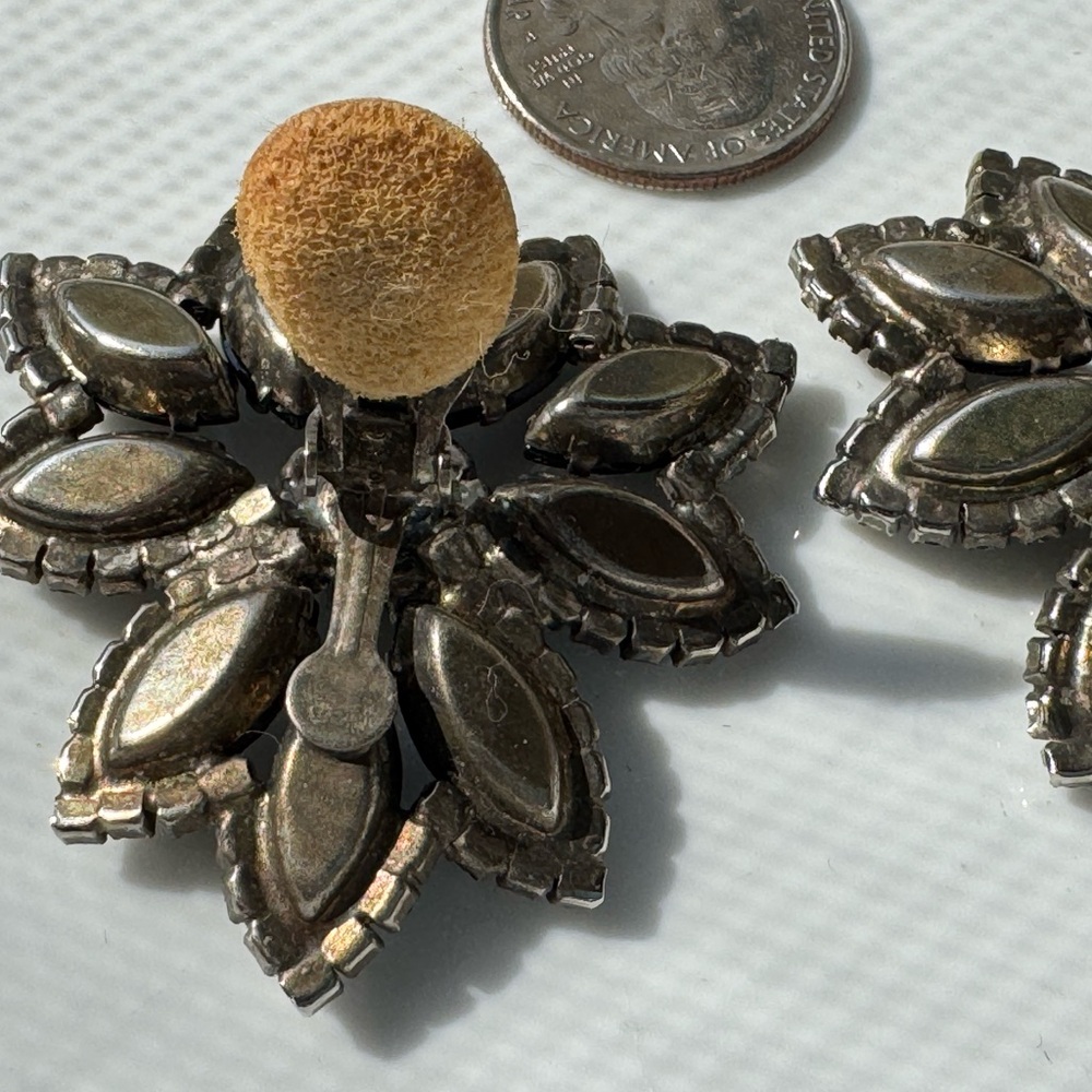 Sophisticated Black and Silver Floral Earrings - Picture 5 of 6